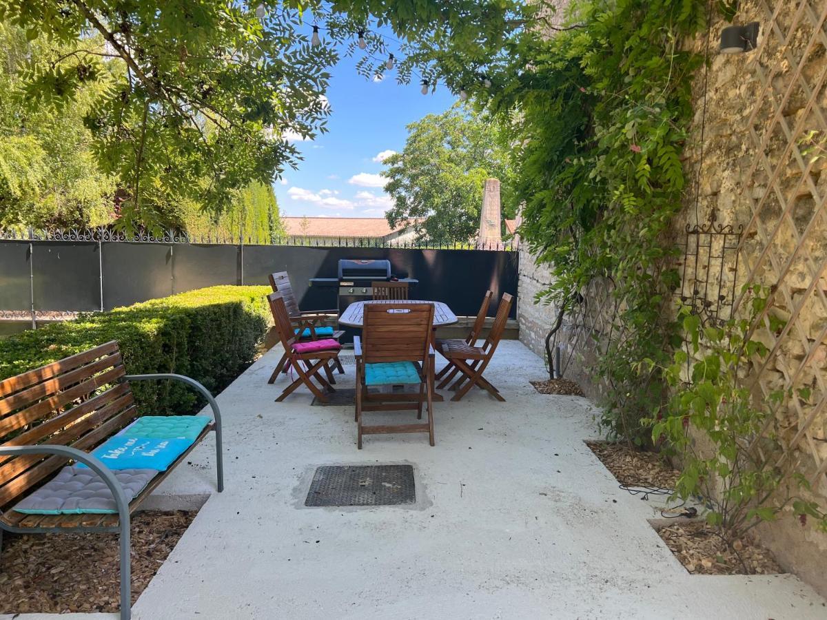 La Petite Maison De Celine & Frederic Avec Piscine A *